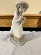 Nao By Lladro Tender Love 1077 Girl Holding Birds Nest Figurine picture