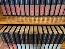 Encyclopaedia Britannica Heirloom '76 1976 Illustrated Set picture