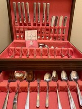 Vintage 1947 1881 Rogers Capri Silverplate Flatware Set 70 Piece Original Case picture