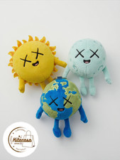 KAWS x UNIQLO UNIVERSE Earth Moon Sun Keychain Charm Complete Set 3 Japan New picture