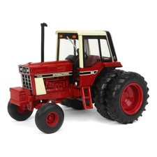 ERTL 1/32 International Harvester 1086 Wide Front Tractor with Rear Duals 44316 picture