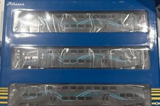 Athearn HO Scale Metrolink Bombardier Coach Car 3-Pack Refurbished ATH29701 picture