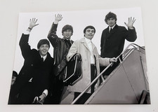 The Beatles 1964 Vintage 9.5x7 B/W Press Photo Jimmy Nicol World Tour Airport picture