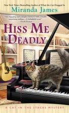 Hiss Me Deadly 15 Cat in the S - VERY GOOD picture